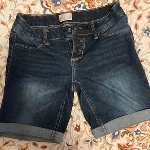 Snap fly shorts